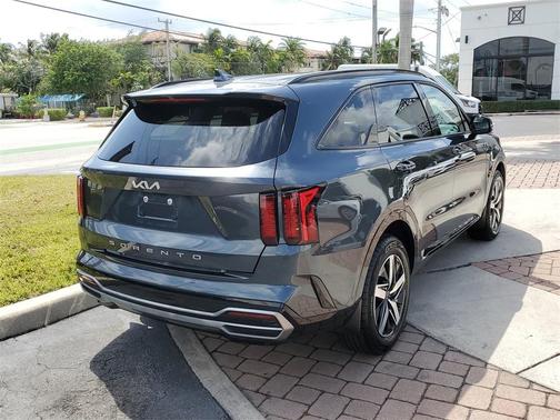2022 Kia Sorento S