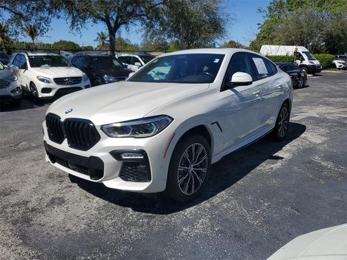 2021 BMW X6 M50i
