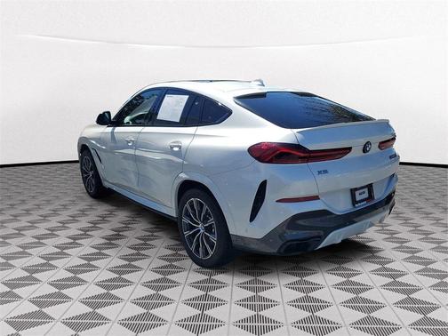 2021 BMW X6 M50i