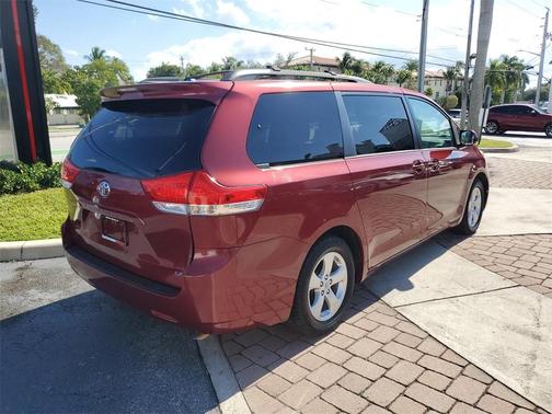 2013 Toyota Sienna LE