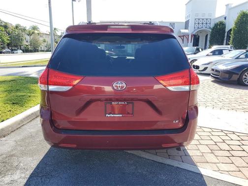 2013 Toyota Sienna LE