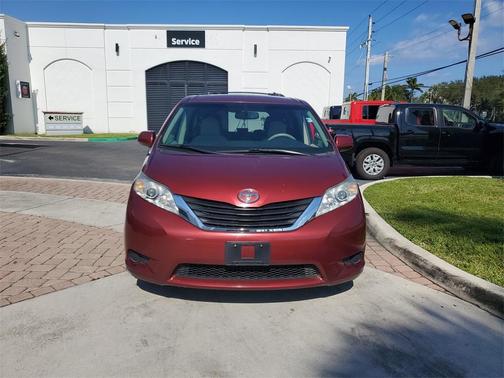 2013 Toyota Sienna LE