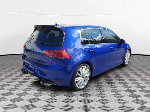 2017 Volkswagen Golf R 4-Door