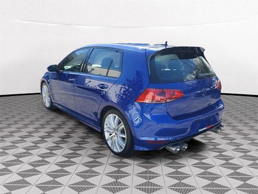 2017 Volkswagen Golf R 4-Door