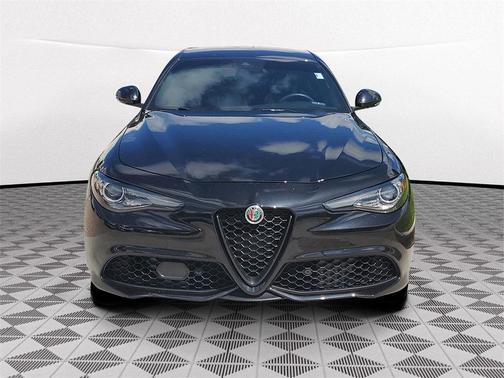 2022 Alfa Romeo Giulia Base