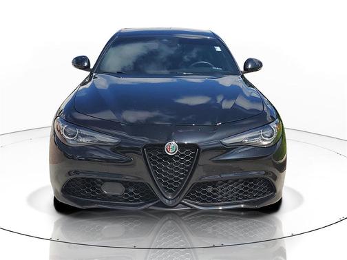2022 Alfa Romeo Giulia Base