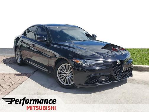 2022 Alfa Romeo Giulia Base