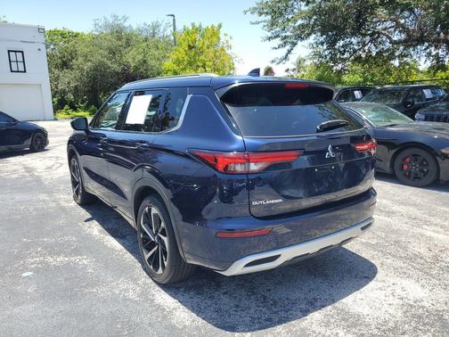 Cosmic Blue Metallic 2022 Mitsubishi Outlander SEL