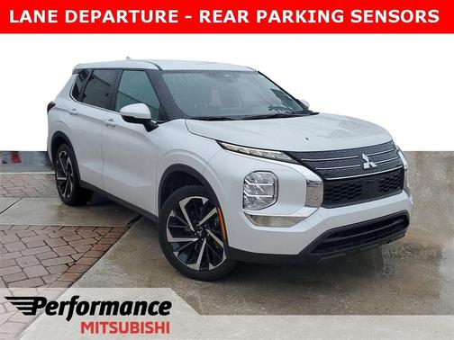 2022 Mitsubishi Outlander ES