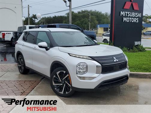2022 Mitsubishi Outlander ES