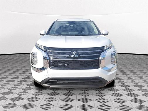 2026 Mitsubishi Outlander ES