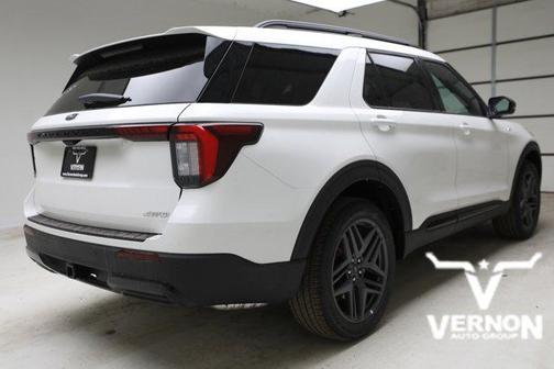 Star White Metallic Tri-Coat 2026 Ford Explorer ST-Line
