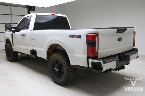 Oxford White 2023 Ford F-250 XL