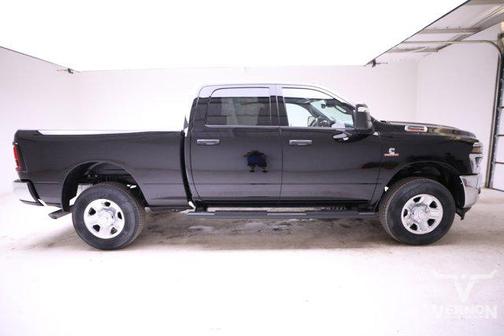 2026 RAM 2500 Tradesman Crew Cab 4x4 6'4' Box