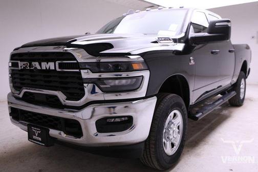 Diamond Black Crystal Pearlcoat 2026 RAM 2500 Tradesman Crew Cab 4x4 6'4' Box
