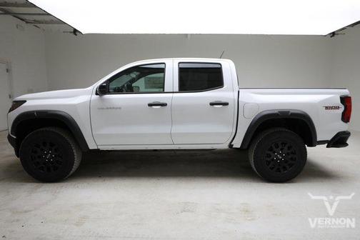 Summit White 2026 Chevrolet Colorado Trail Boss