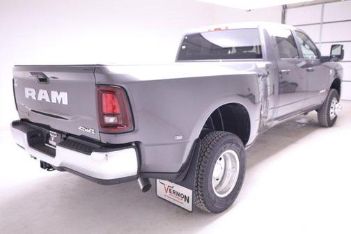2025 RAM 3500 Big Horn Crew Cab 4x4 8' Box