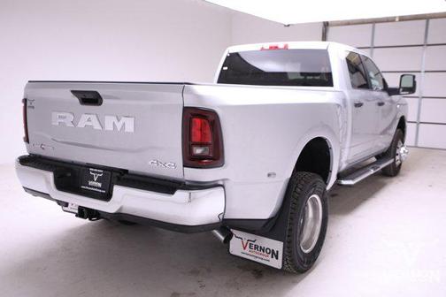 2026 RAM 3500 Lone Star Crew Cab 4x4 8' Box