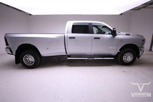 2026 RAM 3500 Lone Star Crew Cab 4x4 8' Box