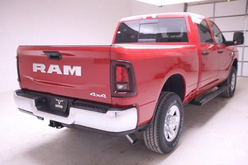 2026 RAM 3500 Tradesman Crew Cab 4x4 6'4' Box