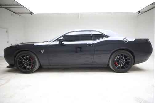 Pitch Black Clearcoat 2023 Dodge Challenger SRT Hellcat
