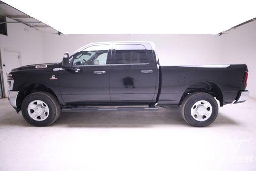 2025 RAM 2500 Tradesman Crew Cab 4x4 6'4' Box