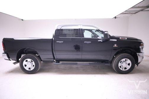 2025 RAM 2500 Tradesman Crew Cab 4x4 6'4' Box