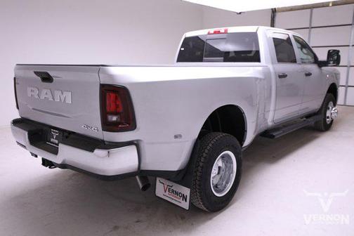 2026 RAM 3500 Tradesman Crew Cab 4x4 8' Box