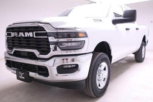 2025 RAM 2500 Tradesman Crew Cab 4x4 6'4' Box