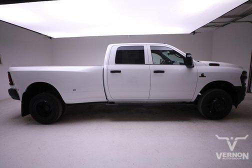 2026 RAM 3500 Tradesman Crew Cab 4x4 8' Box