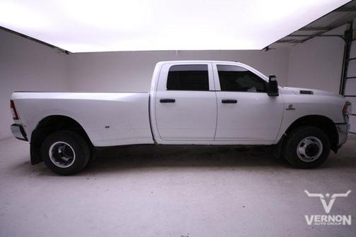 2024 RAM 3500 Tradesman Crew Cab 4x4 8' Box