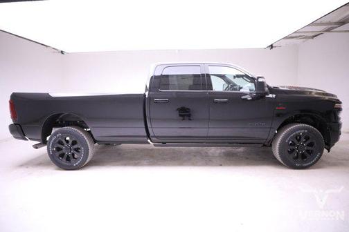 2026 RAM 2500 Laramie Crew Cab 4x4 8' Box