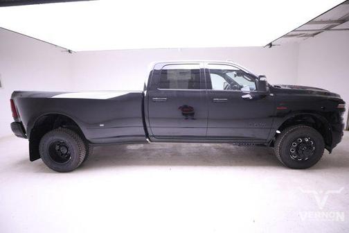 2025 RAM 3500 Laramie Crew Cab 4x4 8' Box