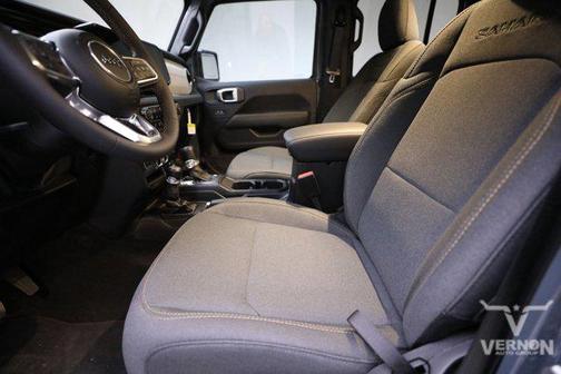 2024 Jeep Wrangler 4-Door Sahara 4x4