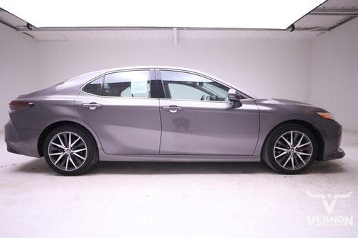 2024 Toyota Camry Hybrid XLE