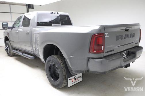Ceramic Gray Clearcoat 2026 RAM 3500 Laramie Crew Cab 4x4 8' Box