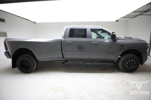Ceramic Gray Clearcoat 2026 RAM 3500 Laramie Crew Cab 4x4 8' Box