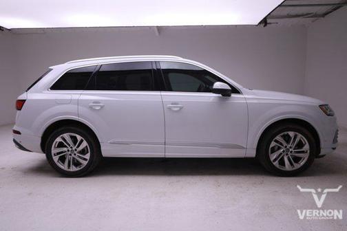 2020 Audi Q7 55 Premium Plus