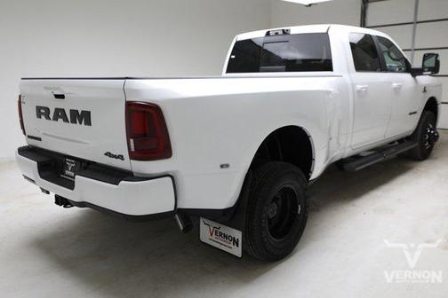 Bright White Clearcoat 2026 RAM 3500 Laramie Crew Cab 4x4 8' Box