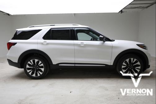 Star White Metallic Tri-Coat 2026 Ford Explorer Platinum