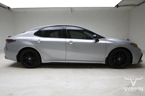 Celestial Silver Metallic/Midnight Black Metallic 2024 Toyota Camry XSE