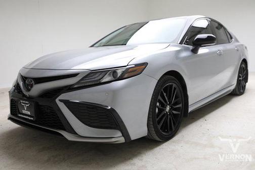 Celestial Silver Metallic/Midnight Black Metallic 2024 Toyota Camry XSE
