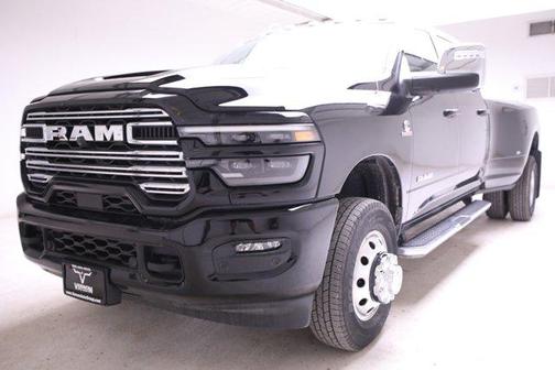 2025 RAM 3500 Laramie Crew Cab 4x4 8' Box