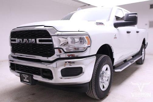 2024 RAM 3500 Tradesman Crew Cab 4x4 6'4' Box