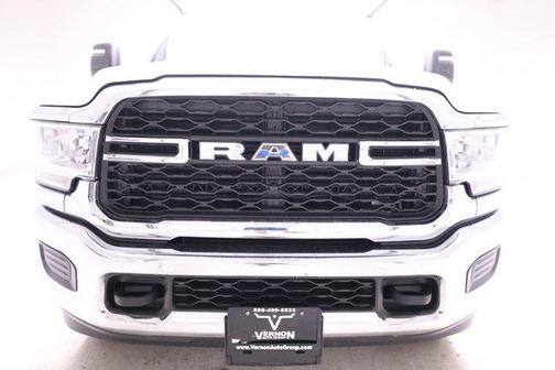 2024 RAM 3500 Tradesman Crew Cab 4x4 6'4' Box