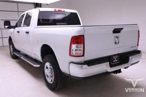 2024 RAM 3500 Tradesman Crew Cab 4x4 6'4' Box
