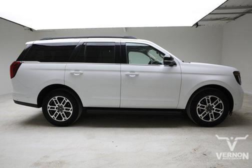 Oxford White 2025 Ford Expedition Active