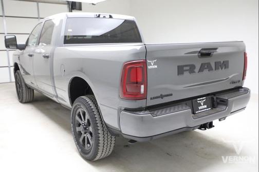 Black Clearcoat 2026 RAM 2500 Lone Star Crew Cab 4x4 6'4' Box