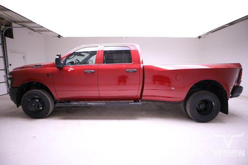 2026 RAM 3500 Tradesman Crew Cab 4x4 8' Box