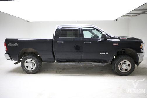 2021 RAM 2500 Tradesman Crew Cab 4x4 6'4' Box